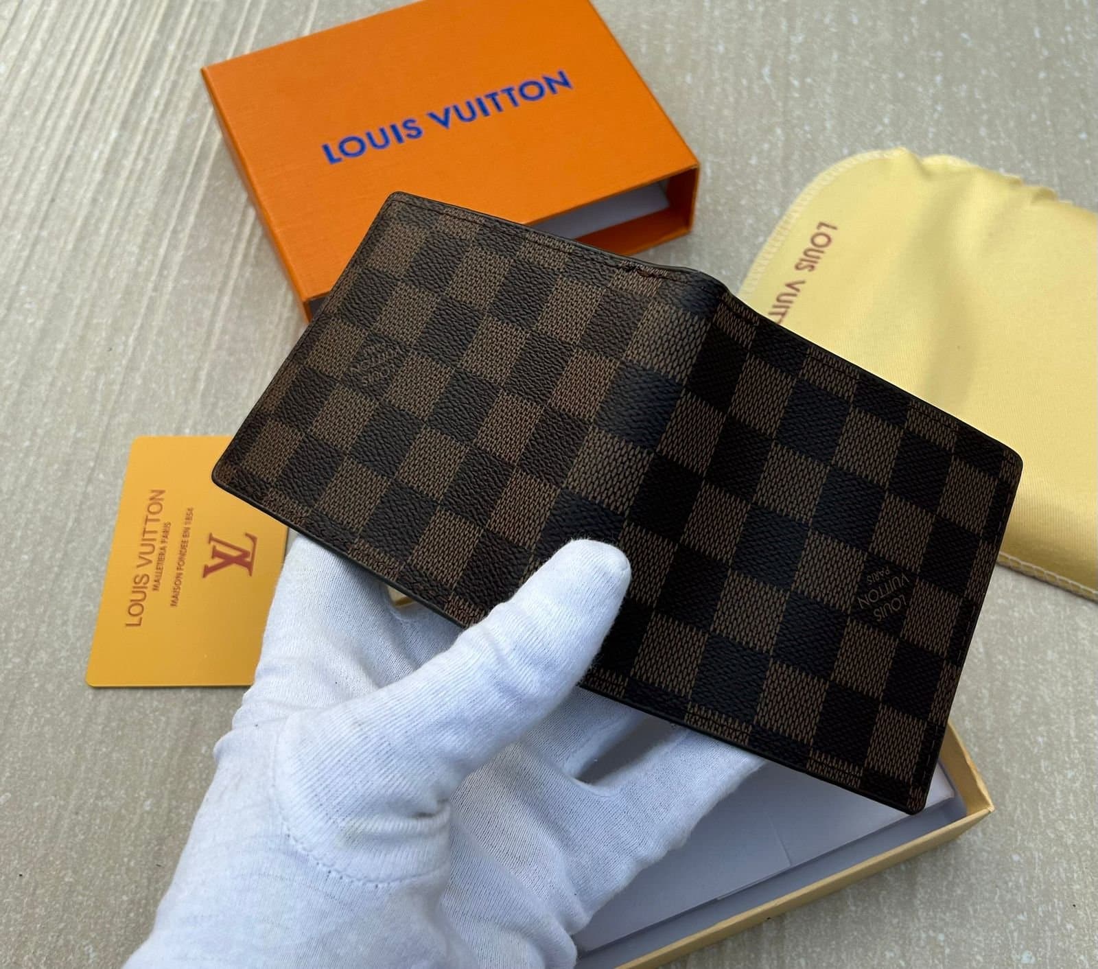 Premium Men's Damier Bifold Wallet with Box, Dust Bag, and Card (2 Colors Available) - Thumbnail 3