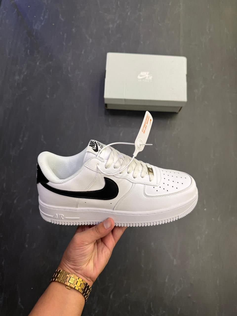 NIKE Air Force 1 Low (AF1) White Black Swoosh | Boys Restock Edition - Thumbnail 7