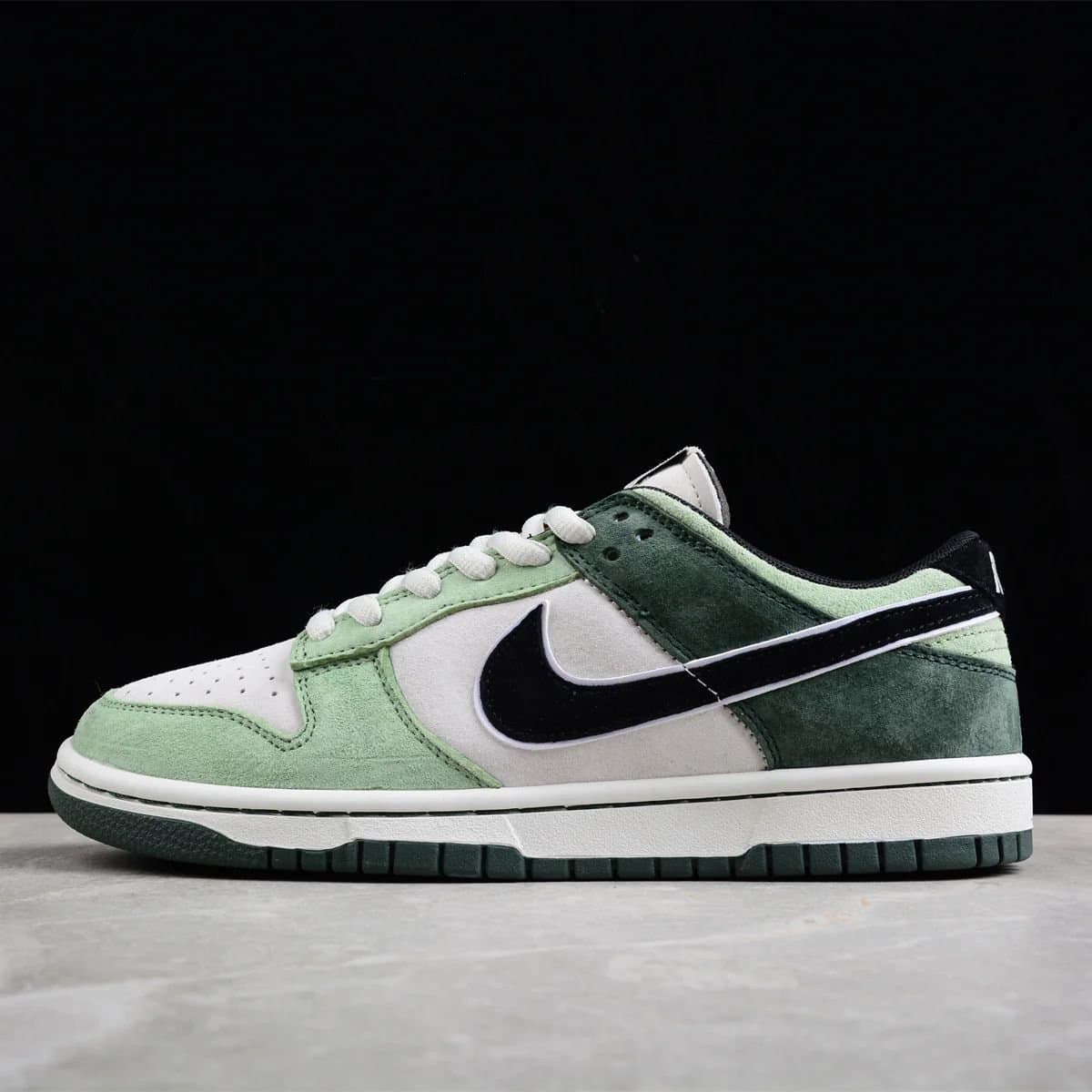 Nike SB Dunk Low "Otomo Green" Two-Tone Suede Sneakers | Premium Quality - Thumbnail 2