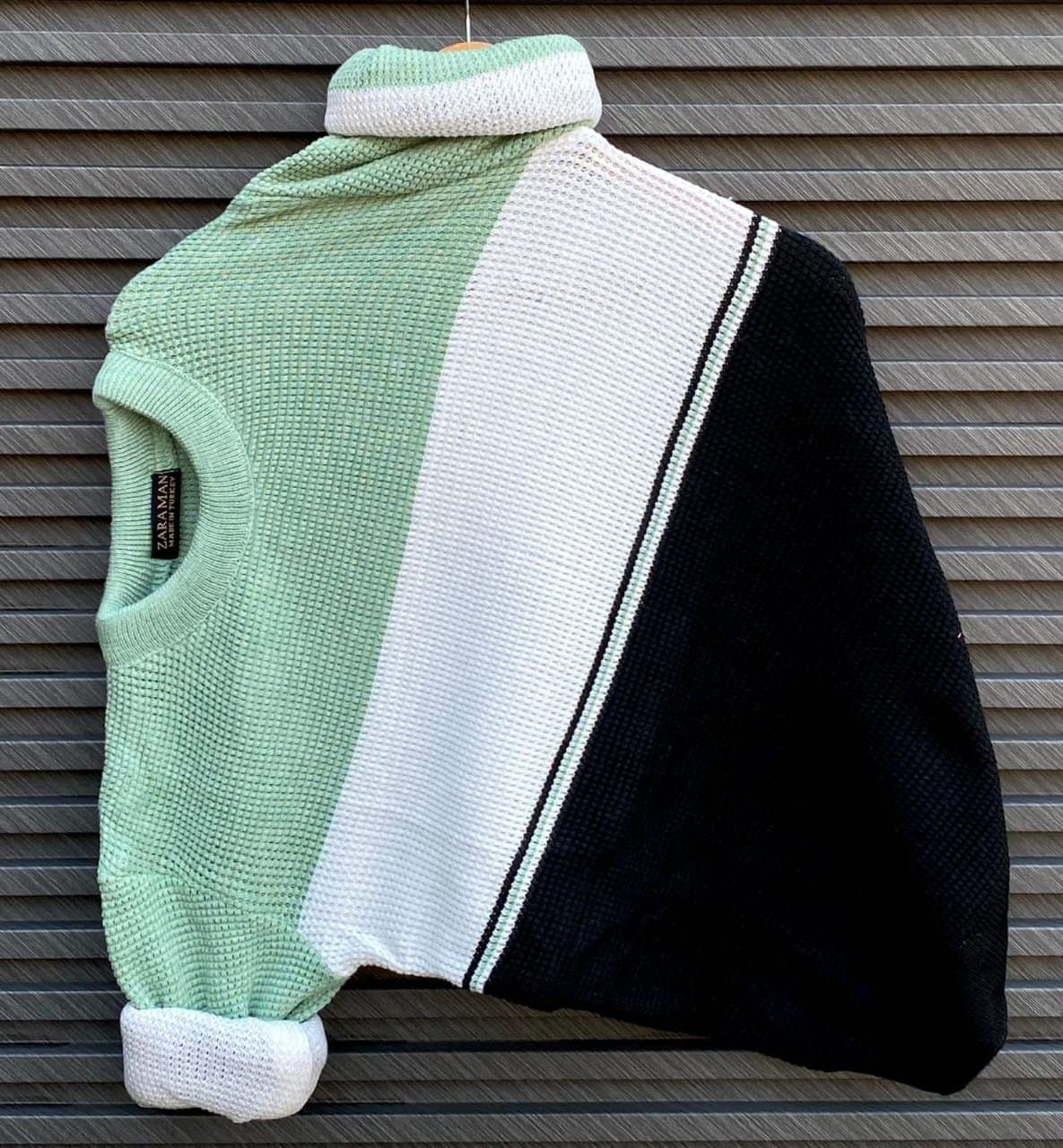Men's Modern Waffle Knit Color-Block Sweater
