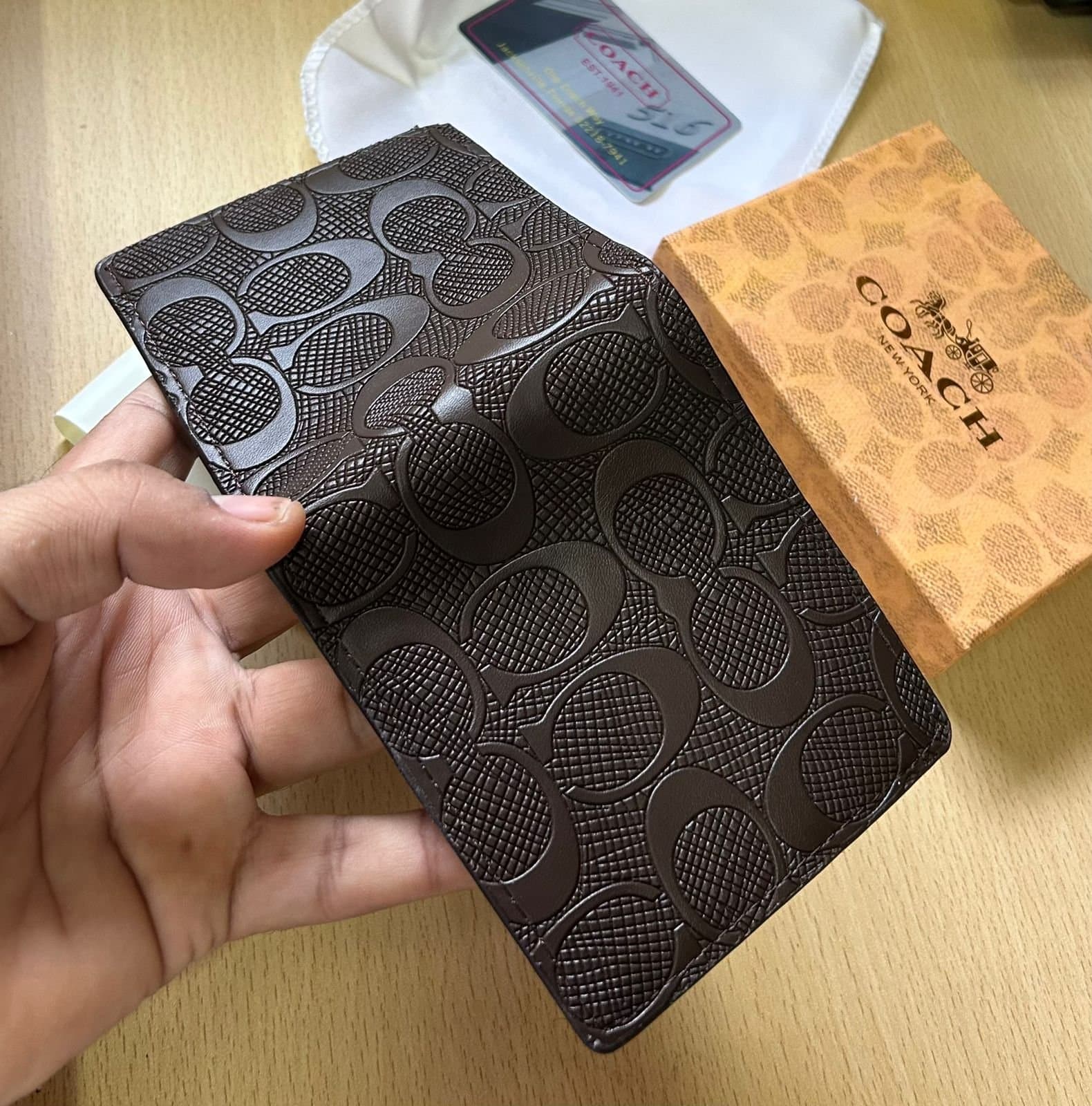 Men's Classic Textured Bi-Fold Wallet - Premium Faux Leather