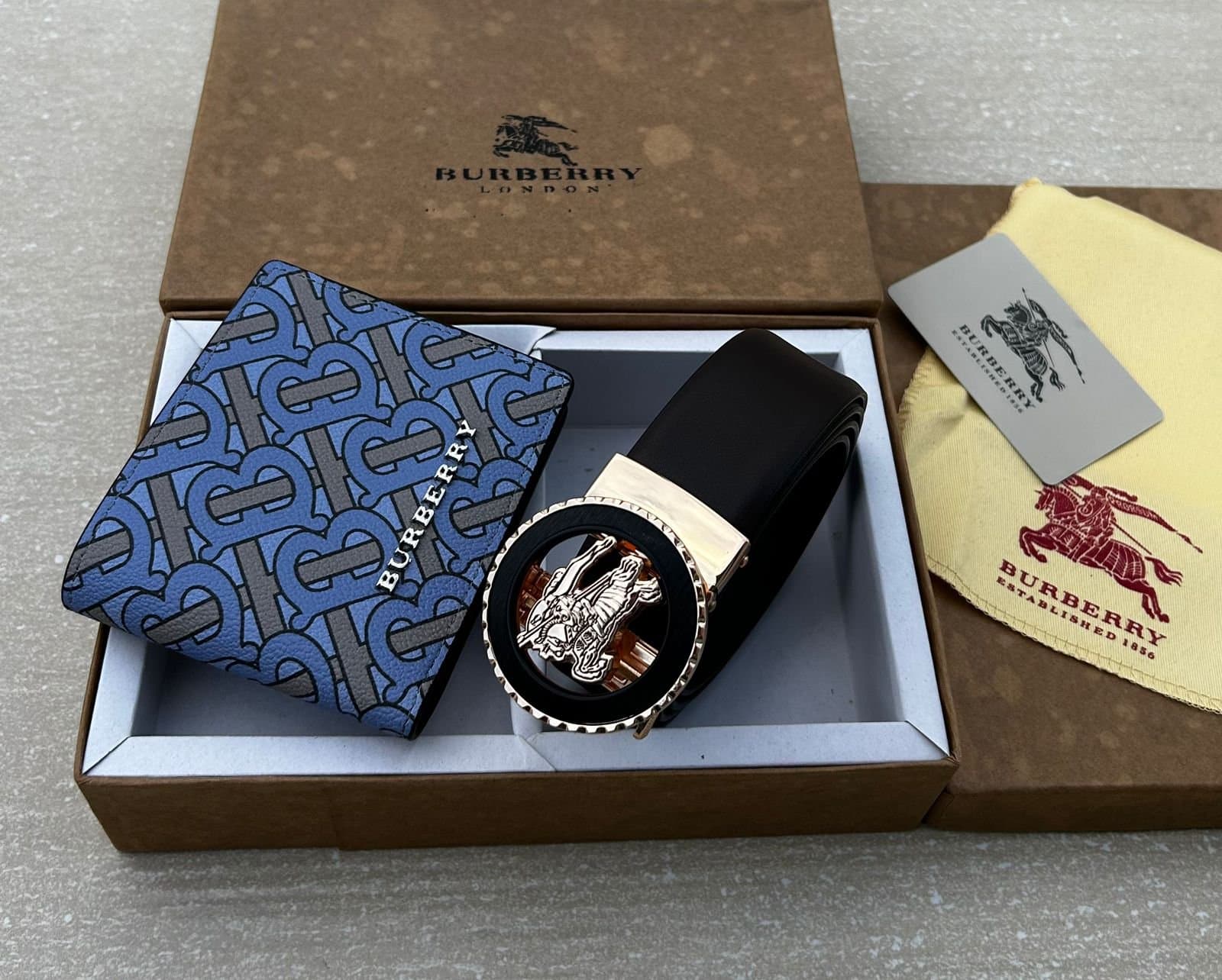 Men's Designer-Style Wallet and Auto-Lock Buckle Belt Gift Set Combo