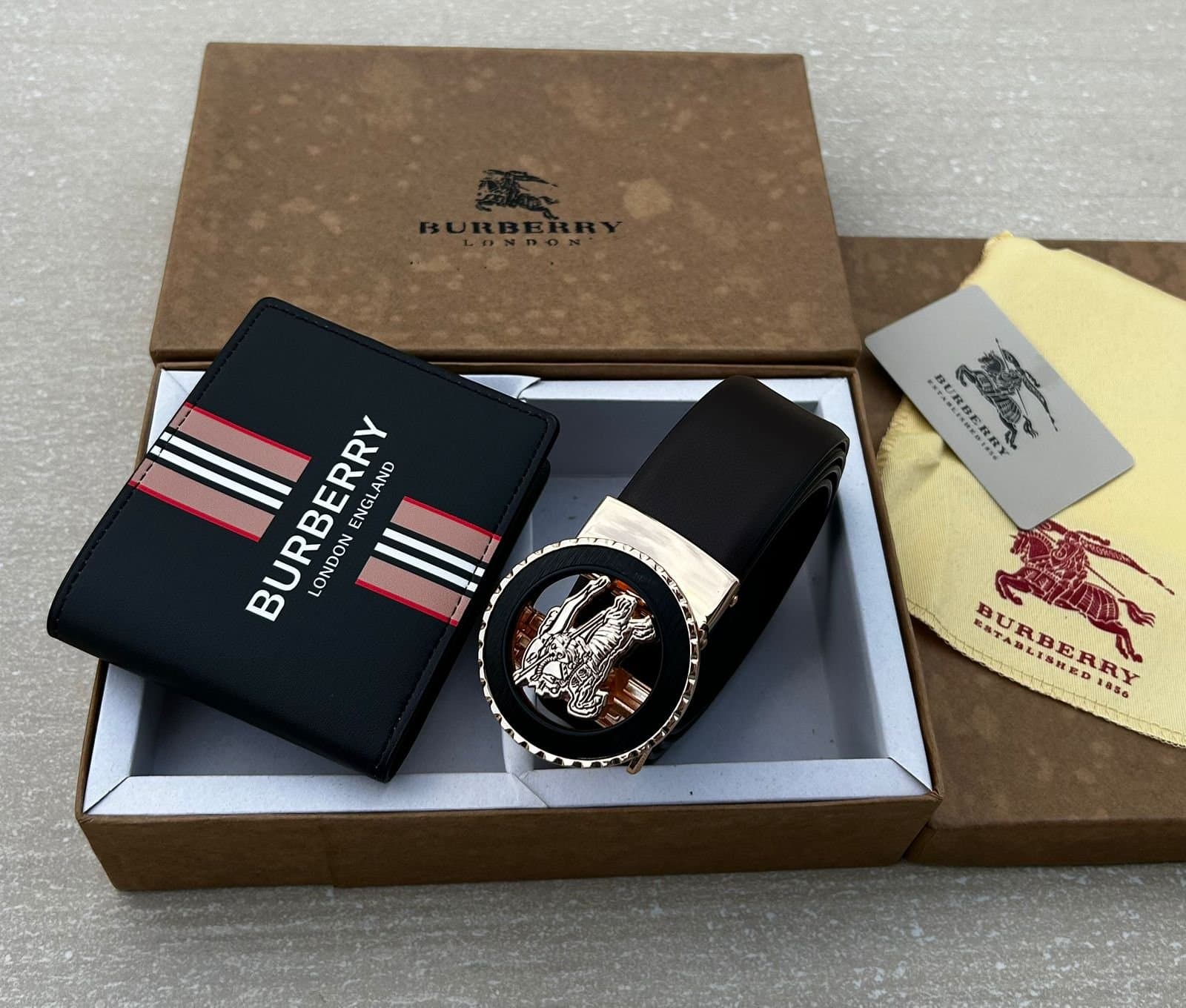 Men's Designer-Style Wallet and Auto-Lock Buckle Belt Gift Set Combo - Thumbnail 5