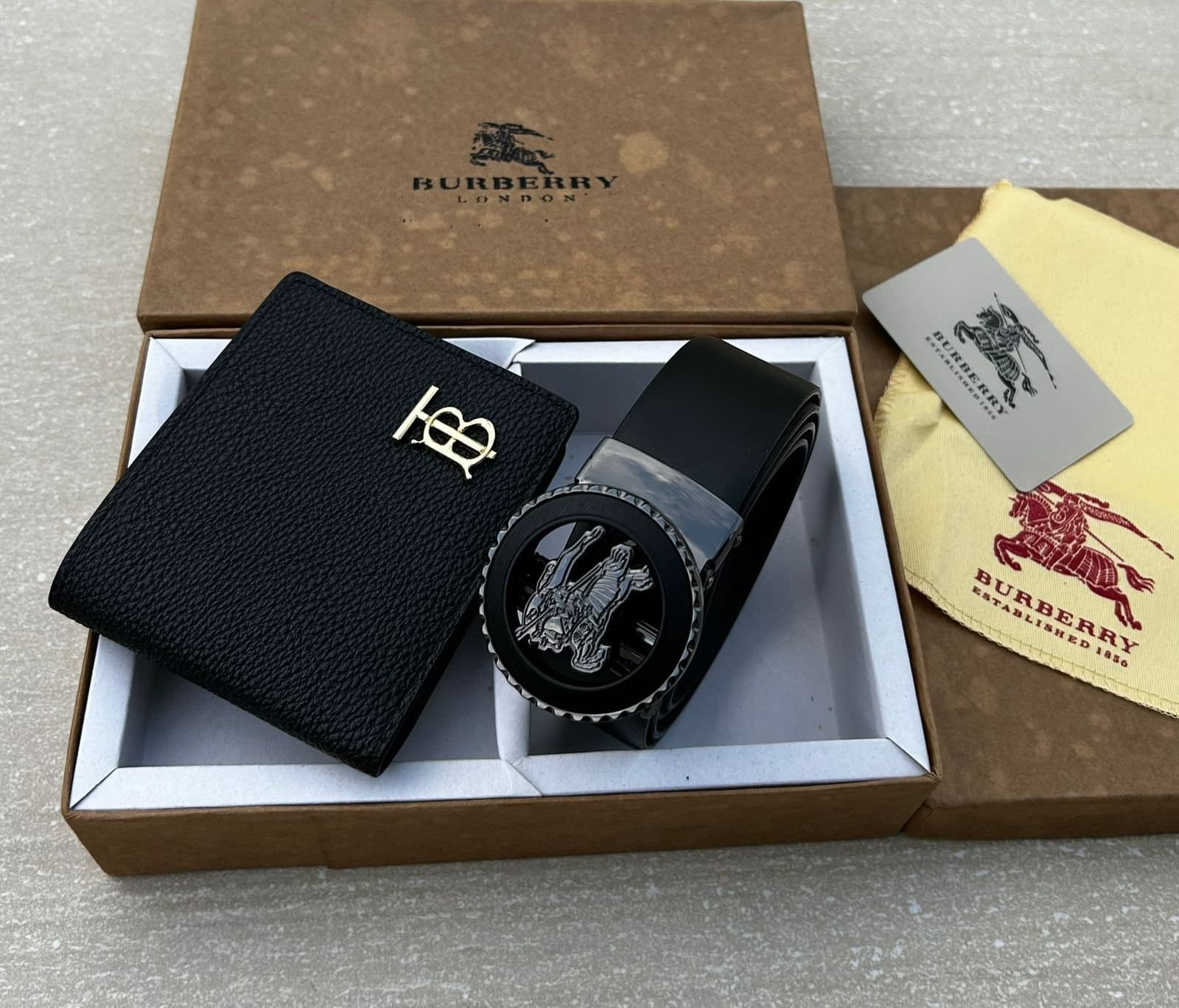 Men's Designer-Style Wallet and Auto-Lock Buckle Belt Gift Set Combo - Thumbnail 3
