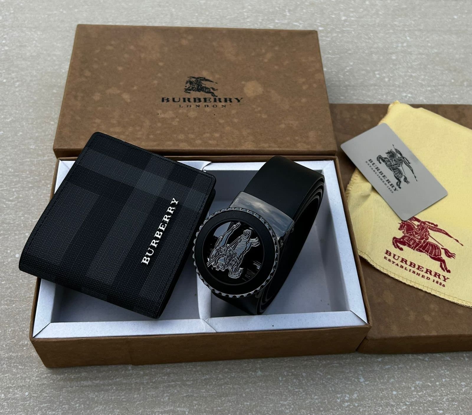 Men's Designer-Style Wallet and Auto-Lock Buckle Belt Gift Set Combo - Thumbnail 2