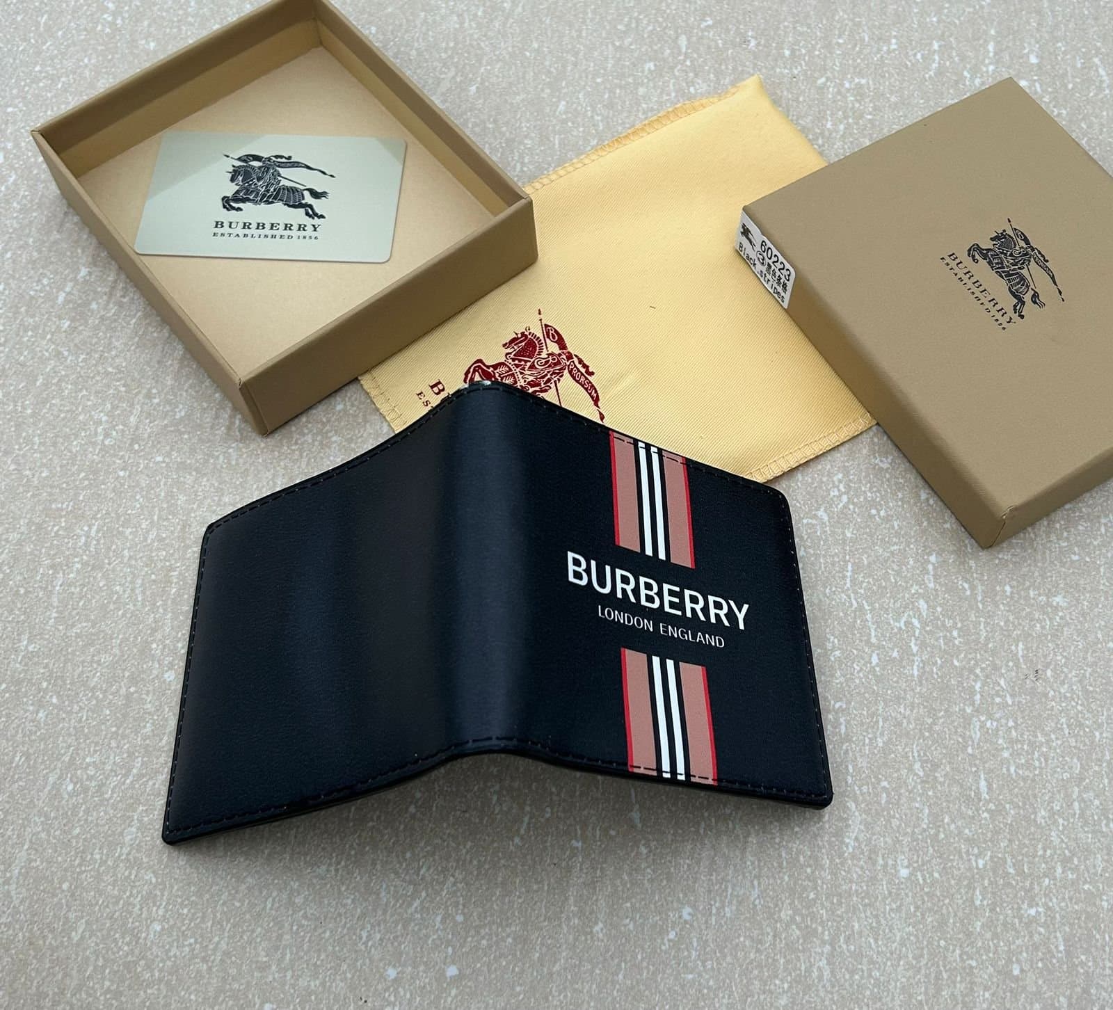 Men's Stylish Bifold Wallet Collection - Premium Designer-Style Wallets (4 Assorted Designs) - Thumbnail 3