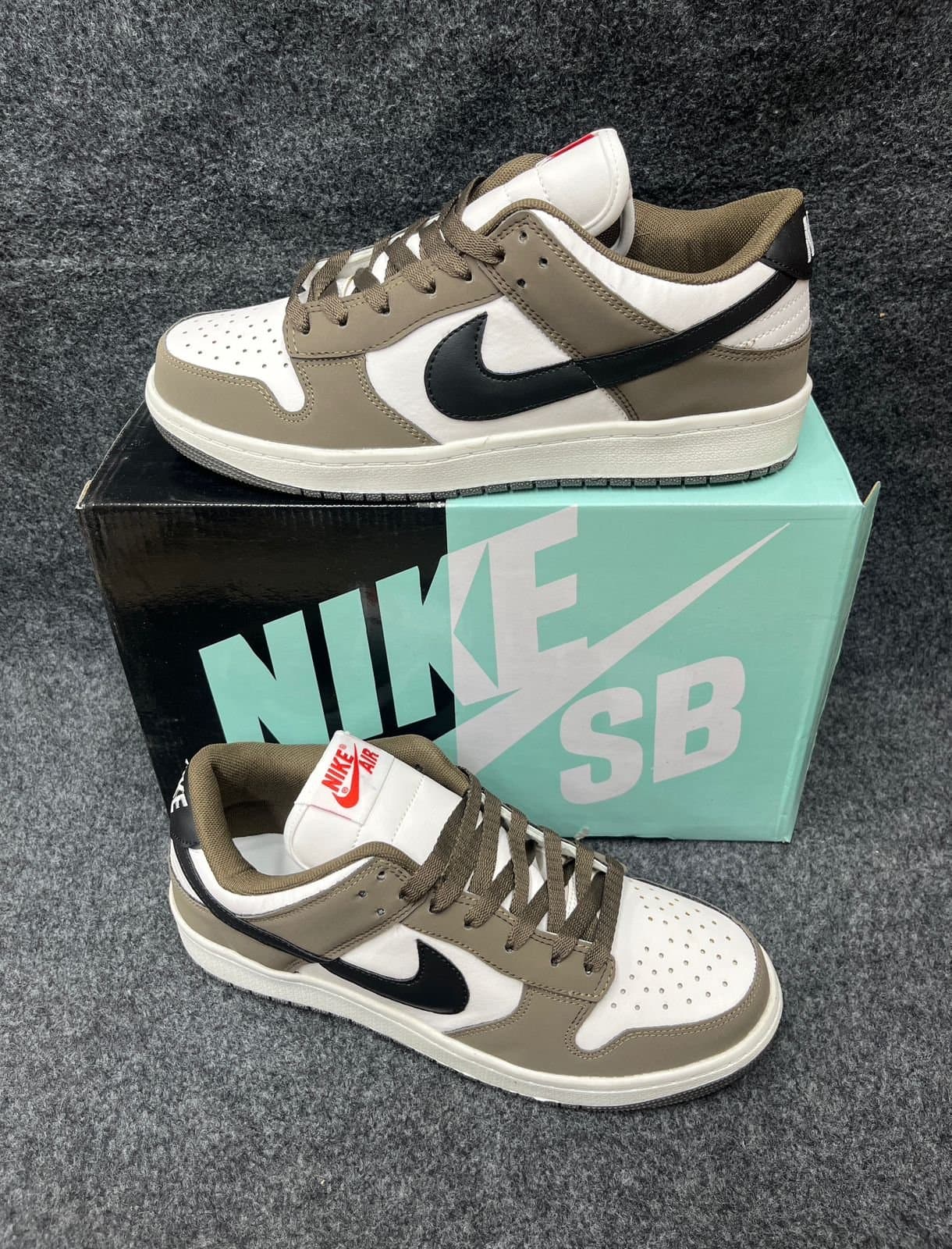 Classic Low-Top Streetwear Sneakers | Retro Court-Style Trainers (6 Colors) - Thumbnail 2