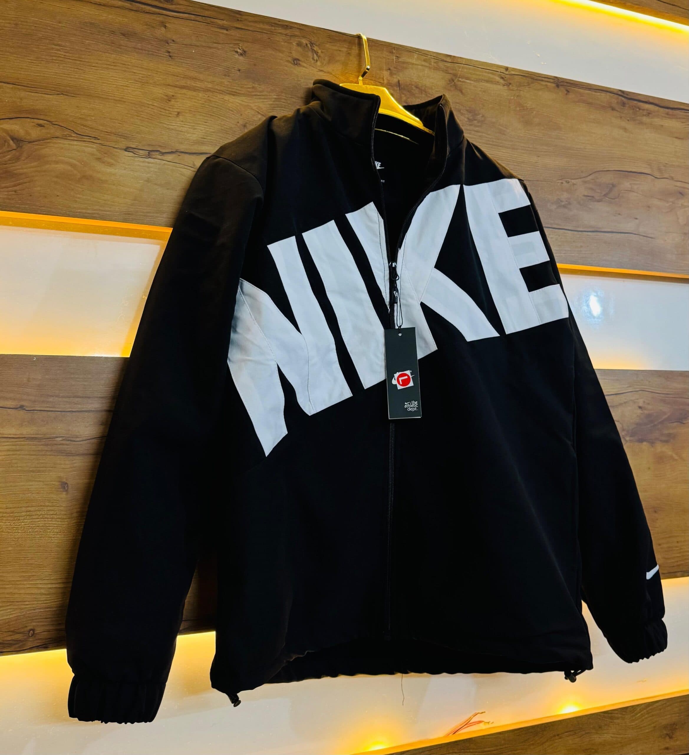 Men's Urban Style Full-Zip Jacket with Bold Graphic Print