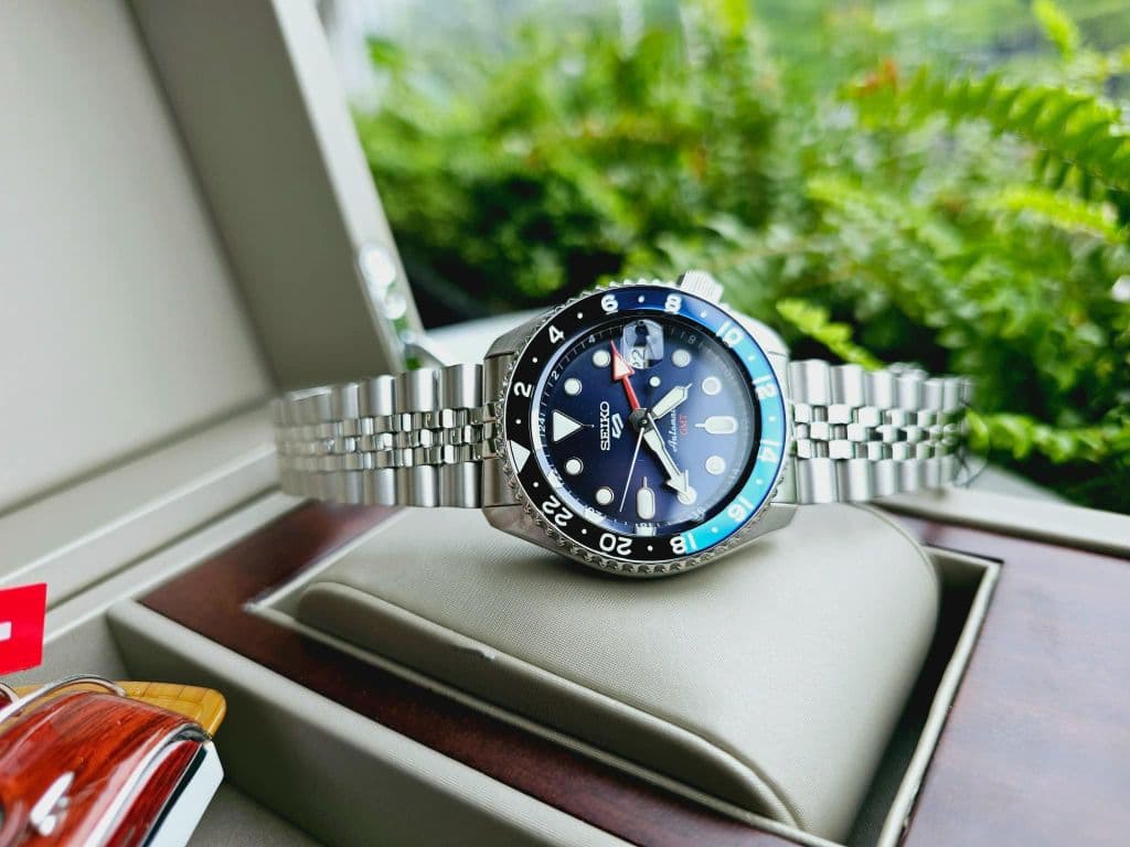 Seiko Automatic GMT Stainless Steel Watch for Men – Blue Dial Sporty Luxury Timepiece
